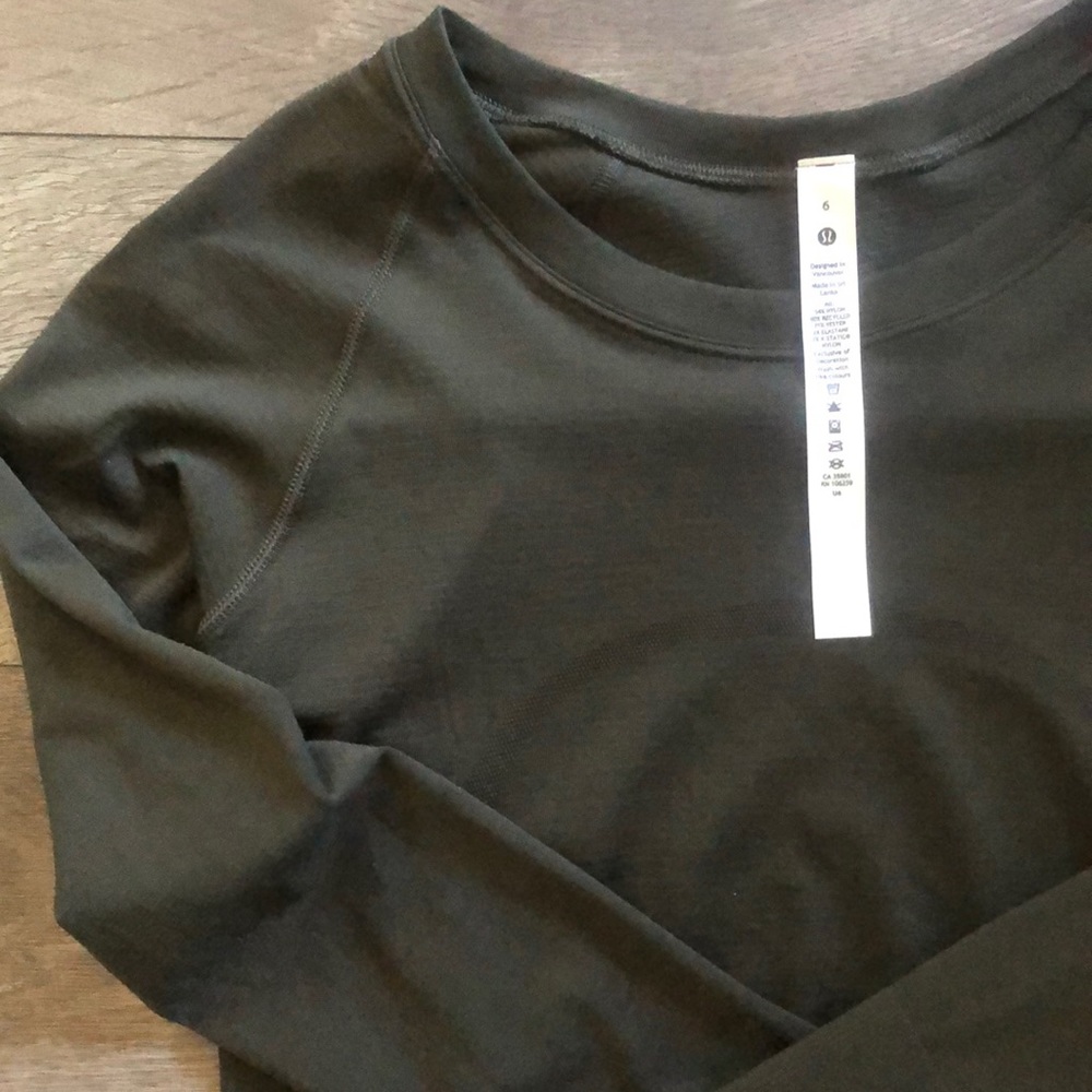 NWT- Lululemon Swiftly 2.0